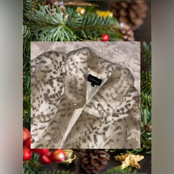 NWOT Relativity Snow Leopard Faux Fur Jacket - Picture 2 of 7